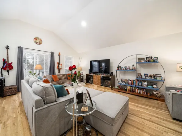 69 Clerk St #2, Jersey City, NJ 07305