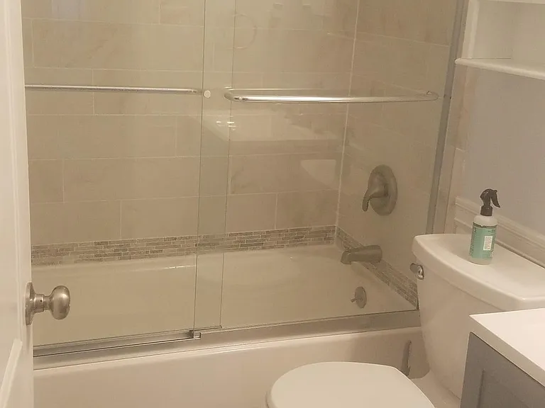 1st Floor Bath