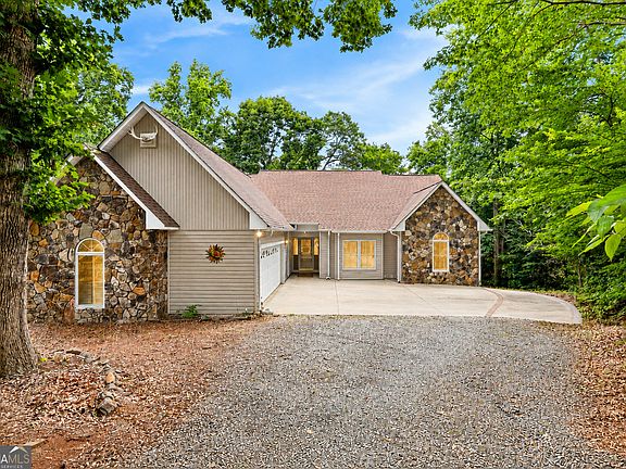 2nd image of 205 Mill Creek Cir