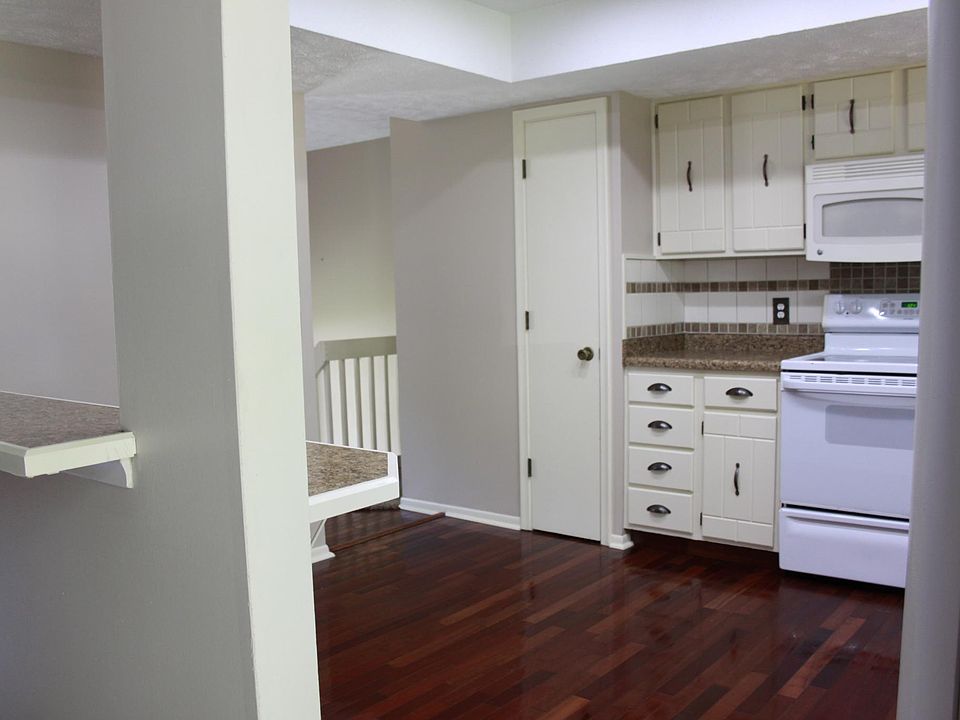 1st image of 5617 S 139th St