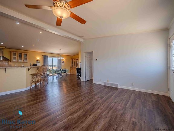 5th image of 13 Meadow Ln