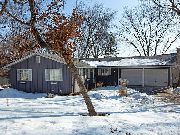 4th image of 313 Maple Island Rd