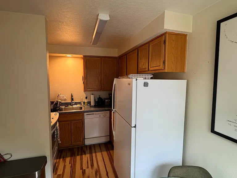 1251 W 11th Aly — Photo 5