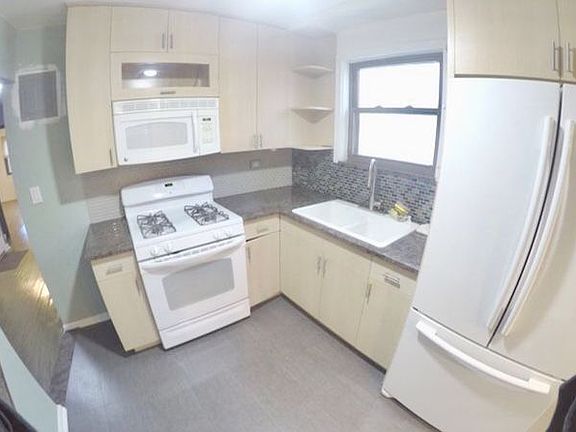 3rd image of 3156 44th St #2