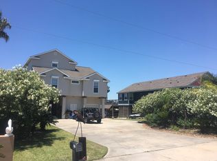 217 Bora Bora Dr, Tiki Island, TX 77554