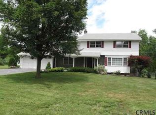 2489 McGovern Dr, Niskayuna, NY 12309