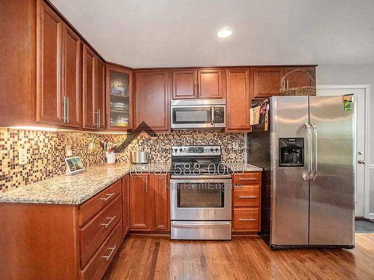 4446 Pratt Ln — Photo 6