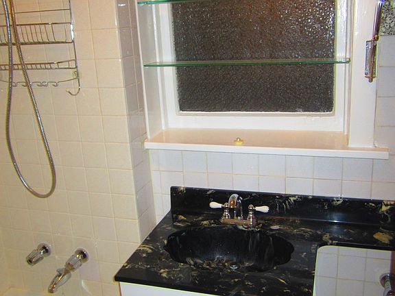 4th image of 1756 W Sunnyside Ave #2