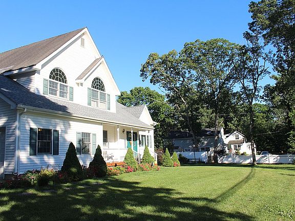 3rd image of 171 Gibbs Pond Rd