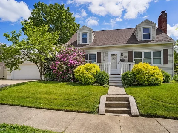 400 Mission Dr, Akron, OH 44301