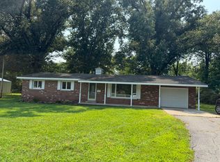 715 State St, Eldorado, IL 62930