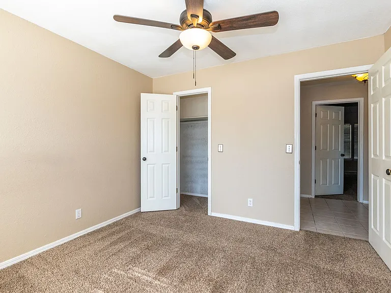 2412 W Natchez St — Photo 27