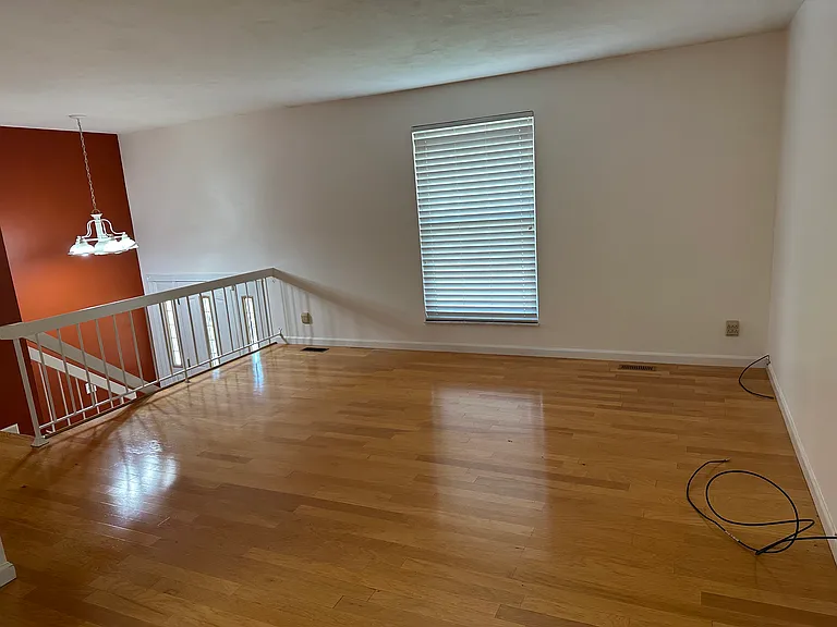 12 Debbie Dr — Photo 4