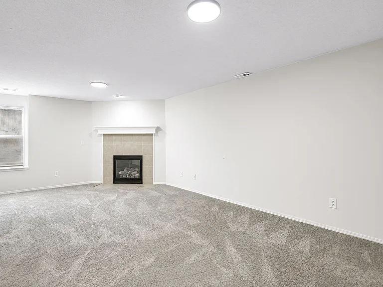 3332 N Governeour Cir — Photo 19