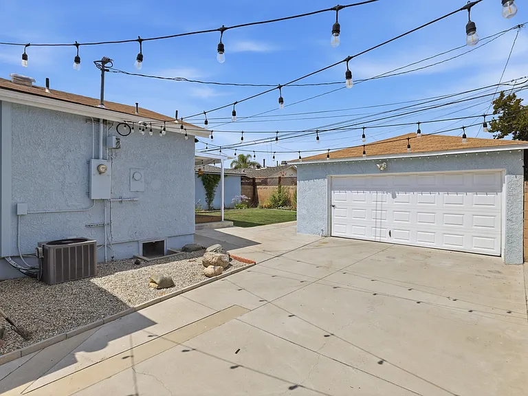 4809 Falcon Ave — Photo 12