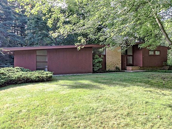 3rd image of 2729 Mockingbird Dr