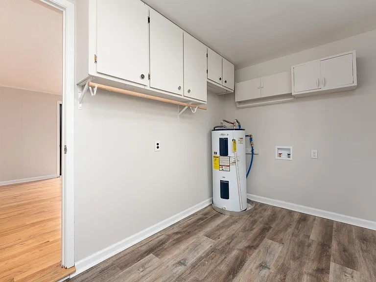 4805 Merrill Ln — Photo 14