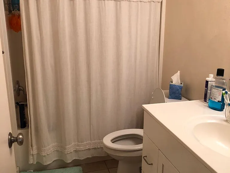 Renovated Apartment Close to VT — Photo 25