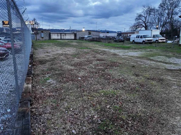 921 Rev Abraham Woods Boulevard 5 #Jr-6, Birmingham, AL 35285