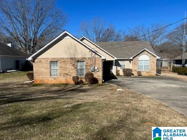 1628 Eastern Valley Rd, Bessemer, AL 35022