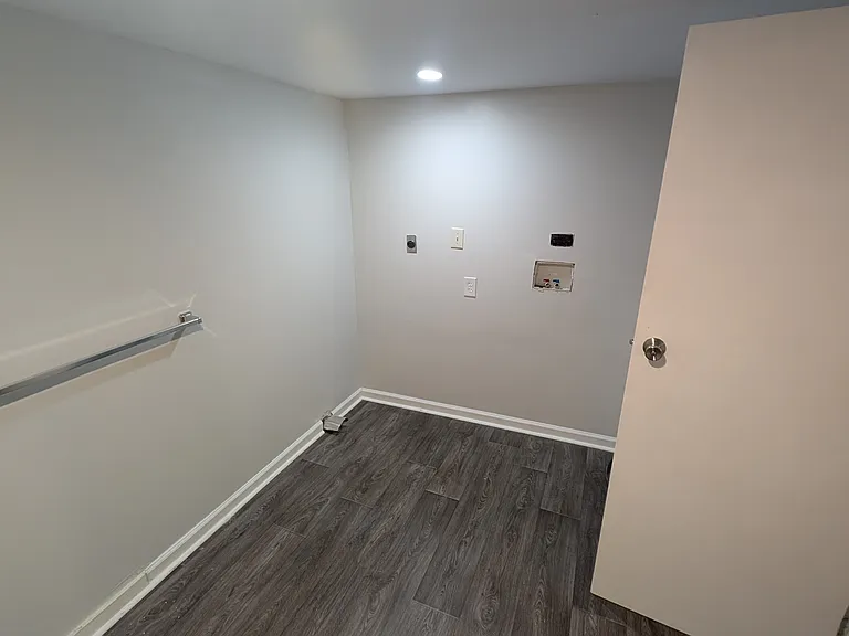 213 Old 6 — Photo 11