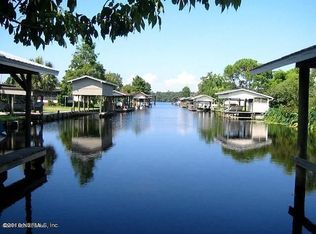 149 Paradise Dr, Welaka, FL 32193