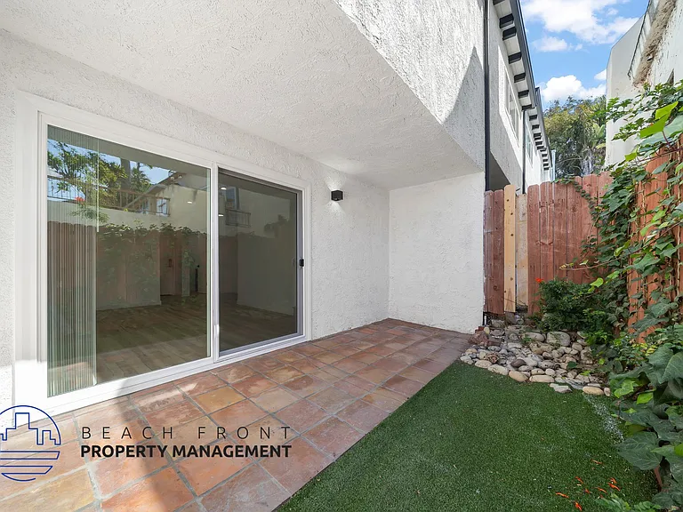 708 N. Juanita Ave. — Photo 20