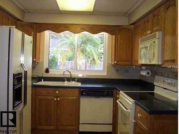 4th image of 111 Harbor View Ln