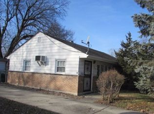 343 Blackhawk Dr, Park Forest, IL