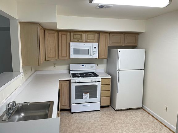 4th image of 12209 Fairfield House Dr APT 509A