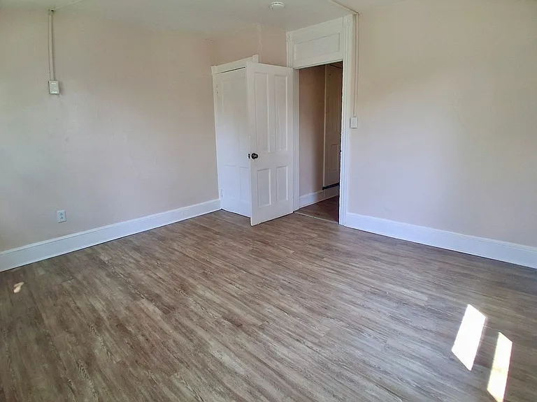 27 Ellis St — Photo 13
