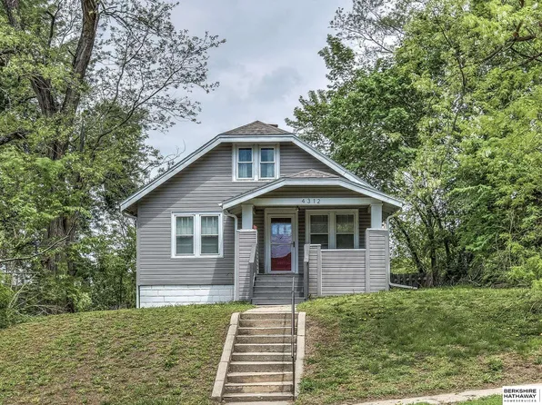 4312 Davenport St, Omaha, NE 68131
