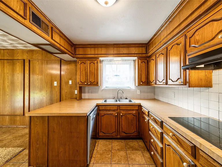 13515 Charcoal Ln — Photo 7