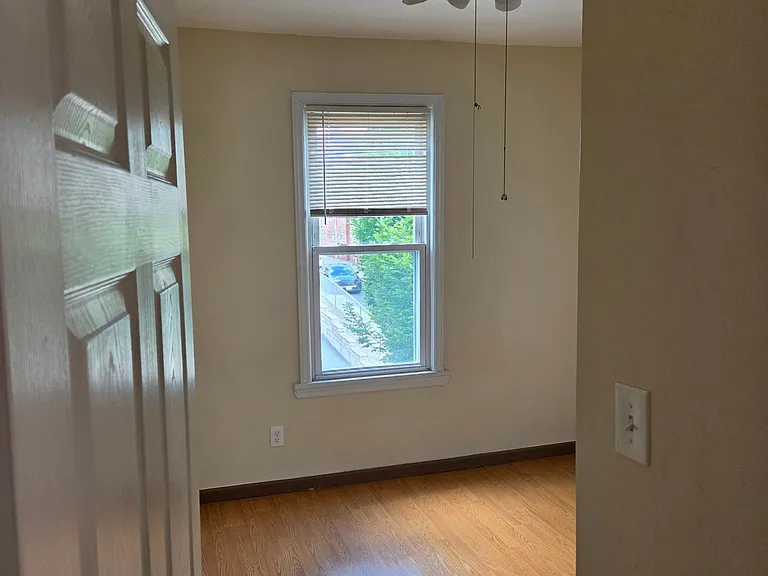 27 Passaic Ave — Photo 12