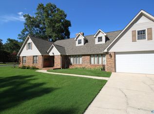 1602 Wellington Ct SE, Decatur, AL 35601