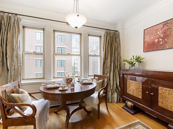 2nd image of 59 W 12th St #Maid1