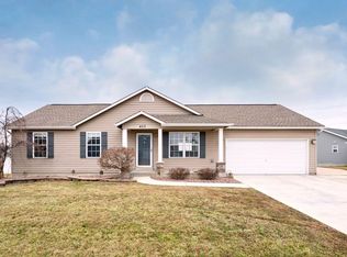 403 Honeysuckle Creek Dr, Wentzville, MO 63385