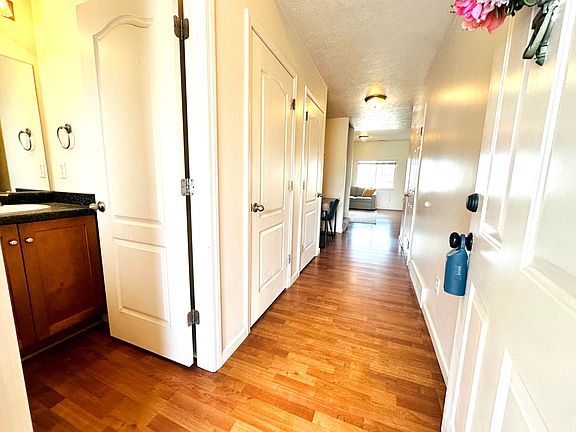 4th image of 264 E Rockingham Ct S