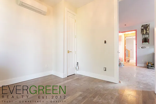 Rented by Evergreen Apartments BK | media 24