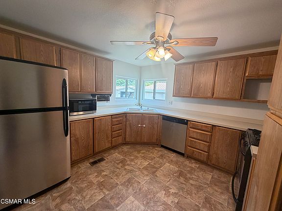 4th image of 15455 Glenoaks Blvd Space 489