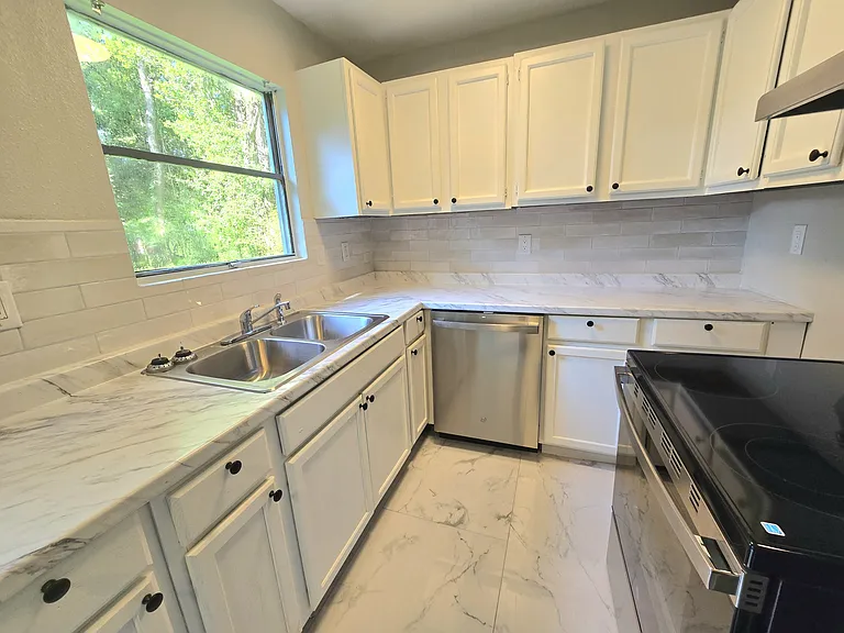 1017 Fremont Ave — Photo 5