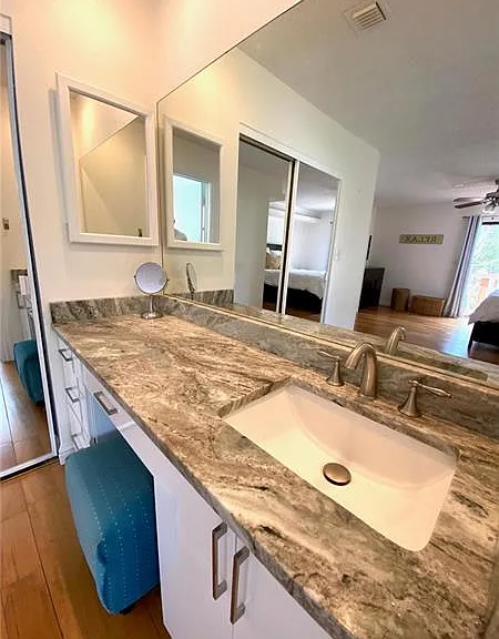 5705 Fox Hollow Dr — Photo 127
