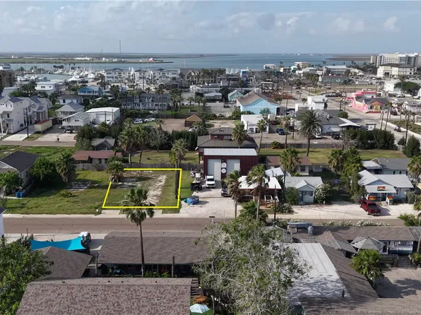 124 W Brundrett Ave, Pt Aransas, TX 78373