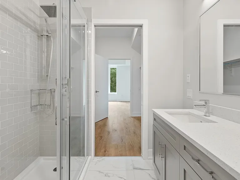 116 Franklin St #5C — Photo 4