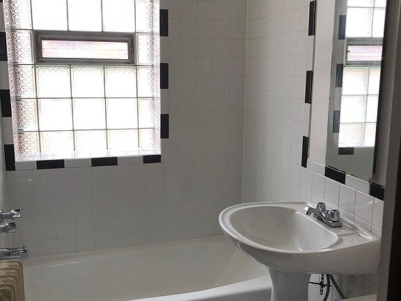 5th image of 1230 W Carmen Ave APT 2D