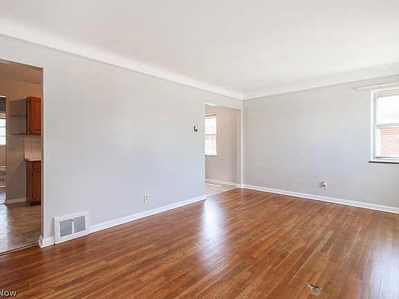 5th image of 2117 Grovewood Ave