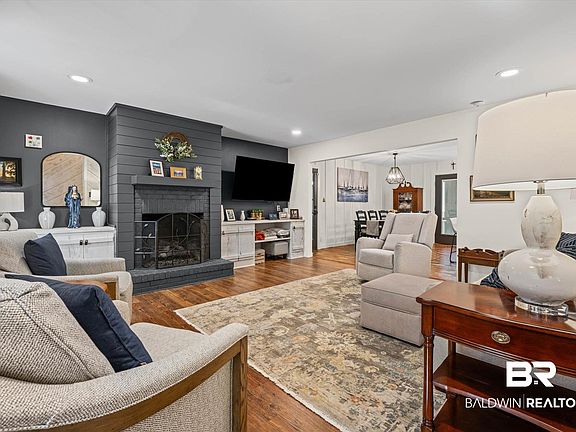 4th image of 5841 Rivenbark Ln