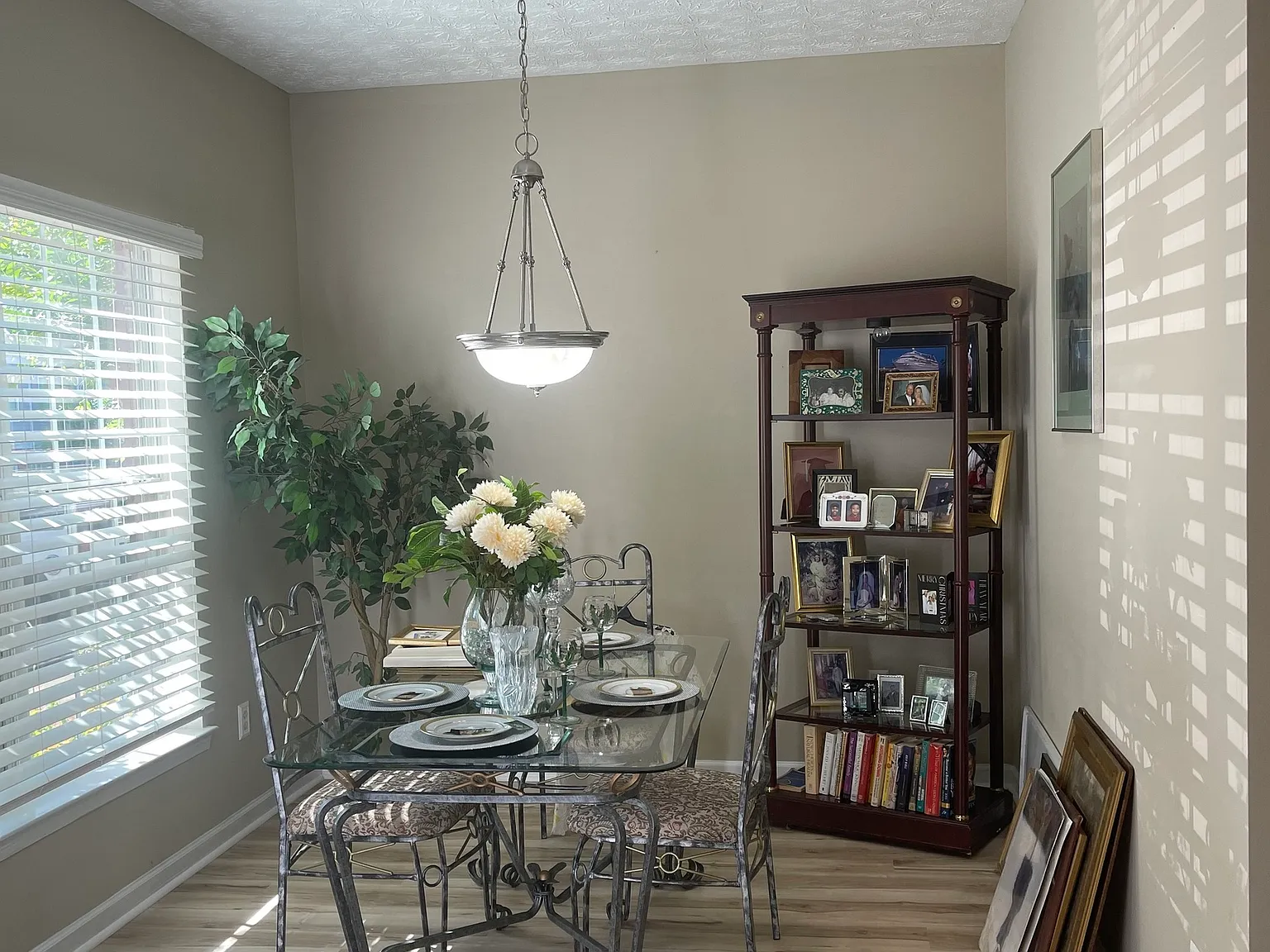 2 bed, 2.5 bath, 1215 sqft, $1,800 — Photo 2