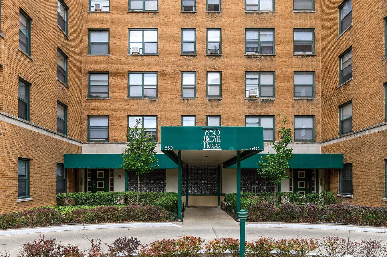 850 Argyle Place — Photo 1