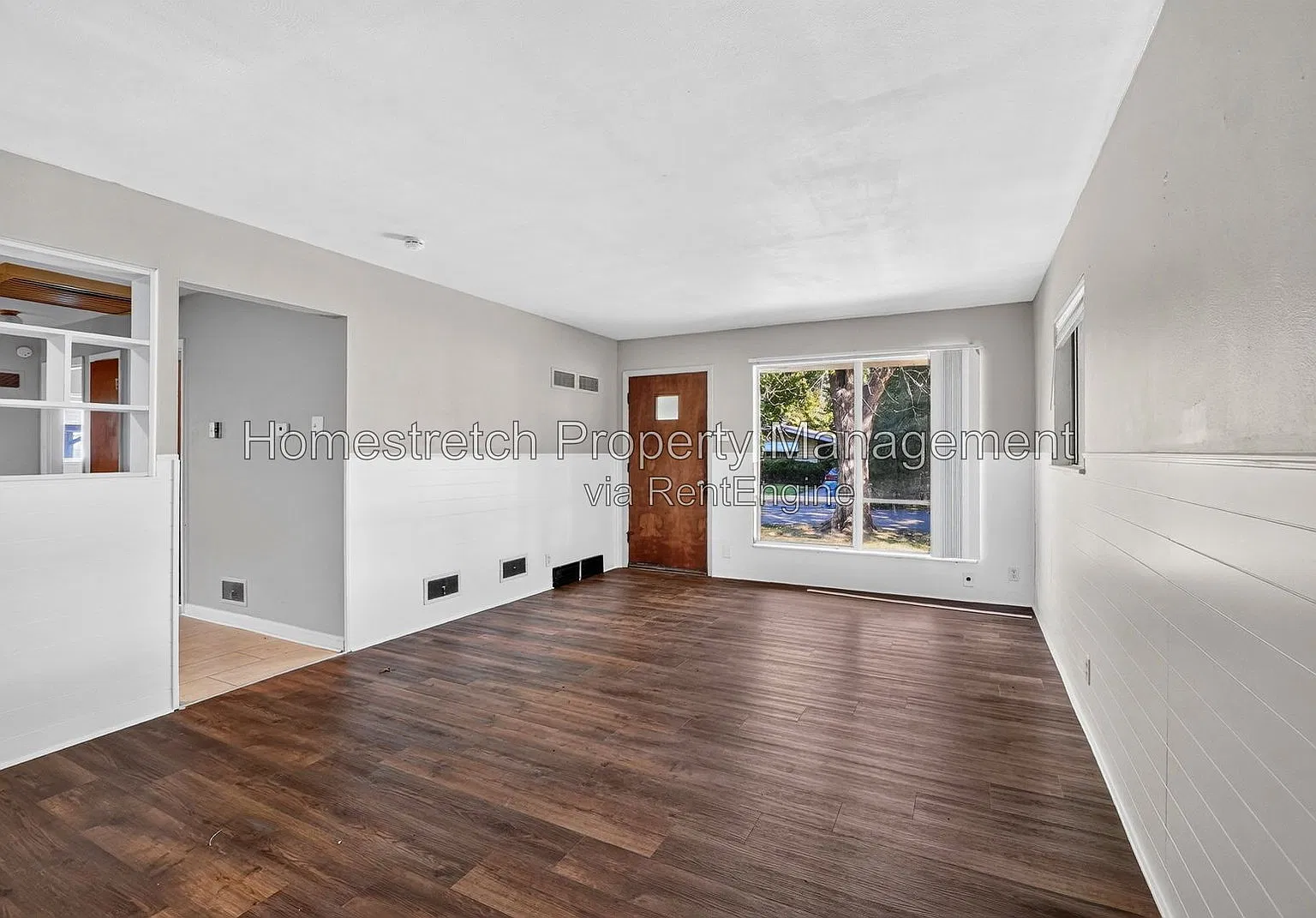 3 bed, 1.0 bath, 932 sqft, $1,375 — Photo 2